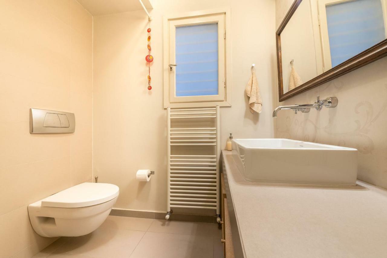 Stylish Flat With Veranda In The Heart Of أثينا المظهر الخارجي الصورة